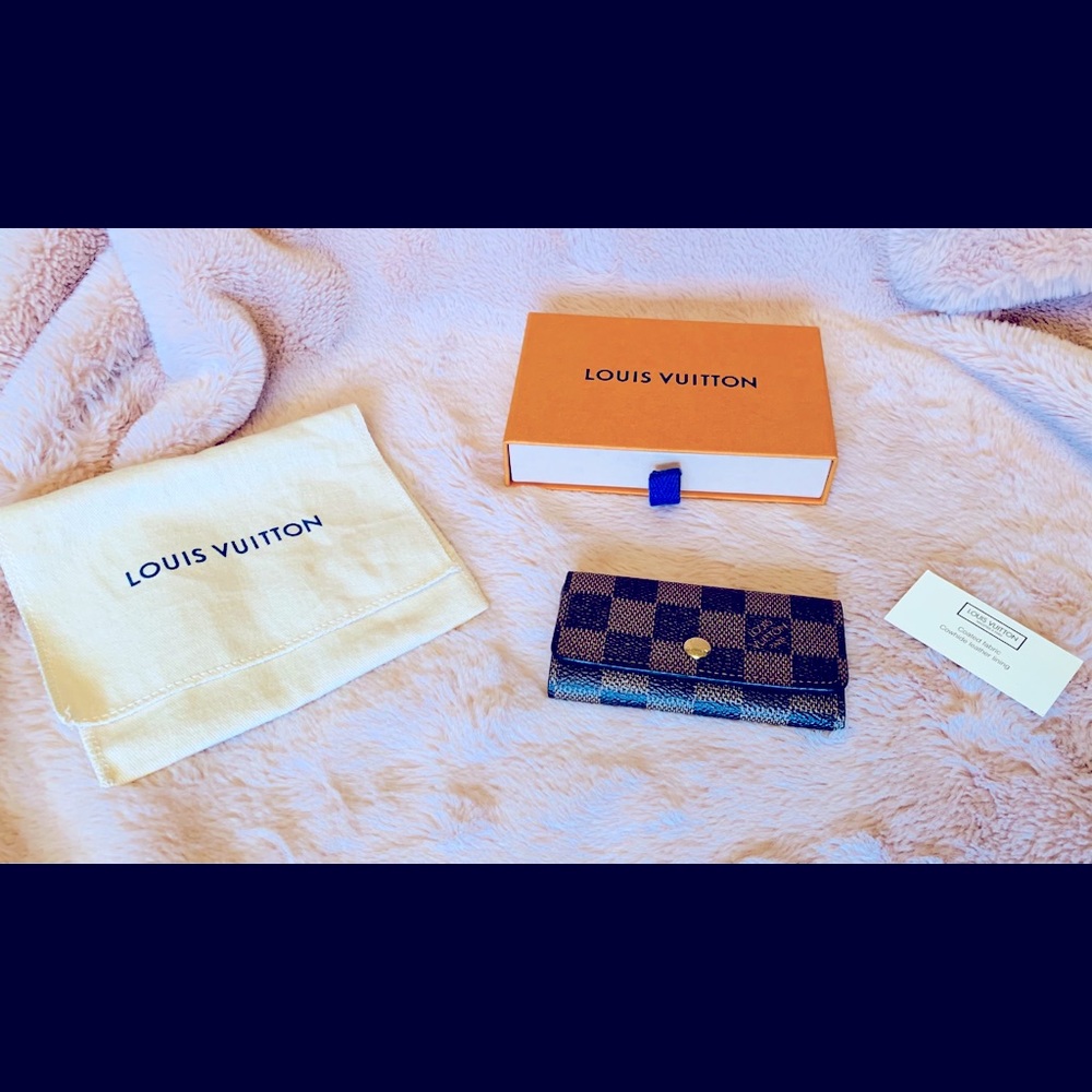 Louis Vuitton Key Holder 4 Key